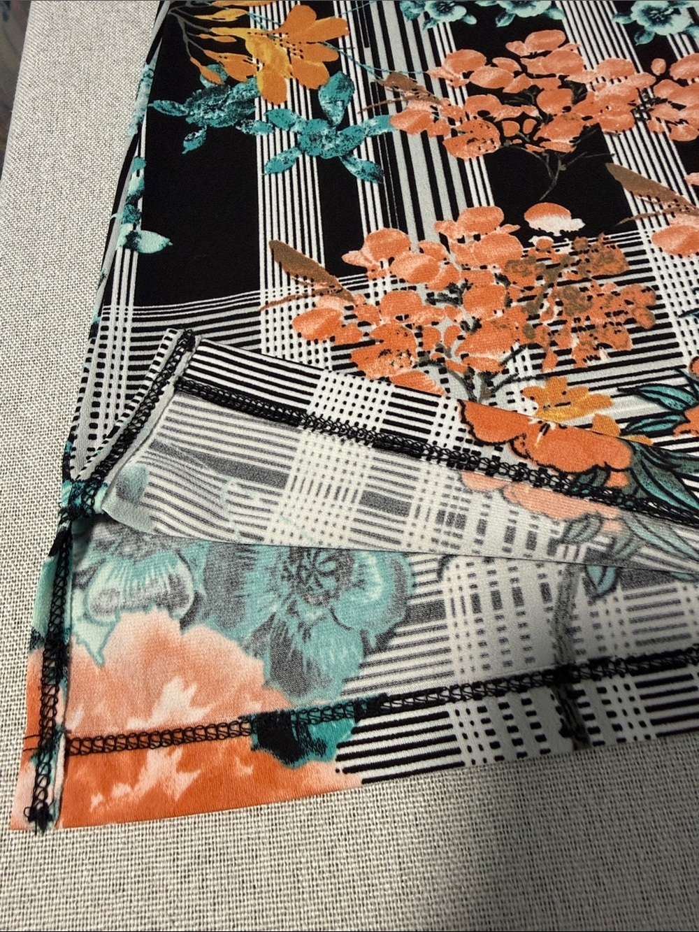 Chico's Black and Teal Floral Tunic Size 2(L) - Picture 12 of 15